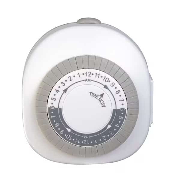 Mechanical Daily Timer, 15 A, 24 Cycles, OnOff Switch, 30 min Time Setting, PlugIn Mounting