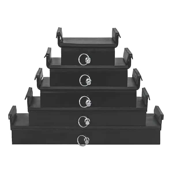 6.75 W Set of Glass Shoes