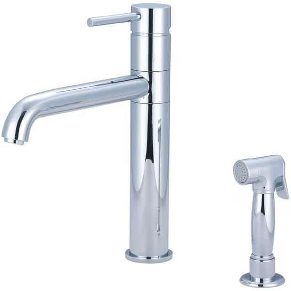Single Handle Kitchen Faucet in Chrome