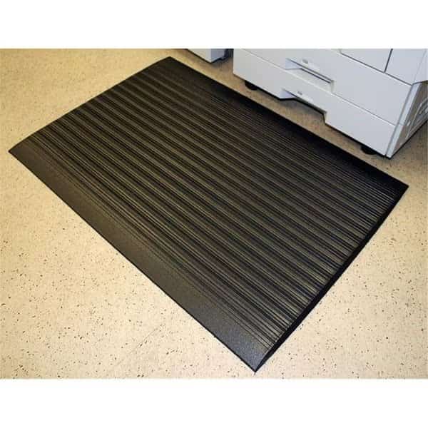 Durable 586S35BK Sof-Spun .62 in. Anti-Fatigue Mats; 3 x 5 in. - Black