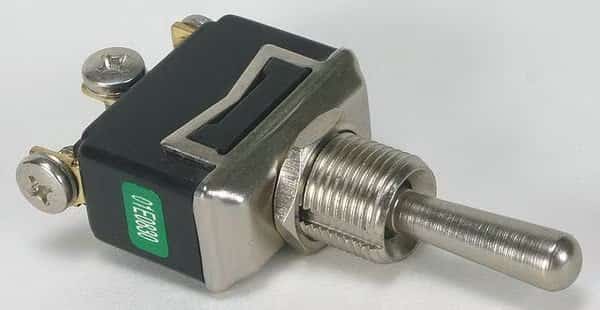 Toggle Switch, SPDT, 15A at 277V, Screw