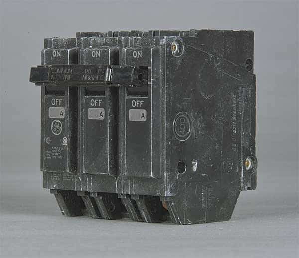 Molded Case Circuit Breaker, THQL Series, 25A, 3 Pole, 240V AC, 10kA at 240V AC