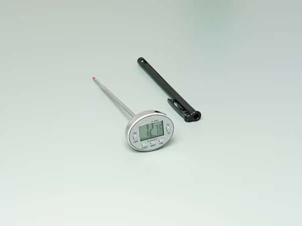 LCD Digital Food Service Thermometer with -40 to 450 (F)