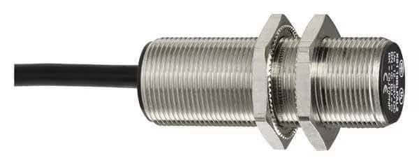 Cylindrical Proximity Sensor, 18mm, PNP