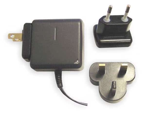 Universal Adapter, Interchangeable Plugs