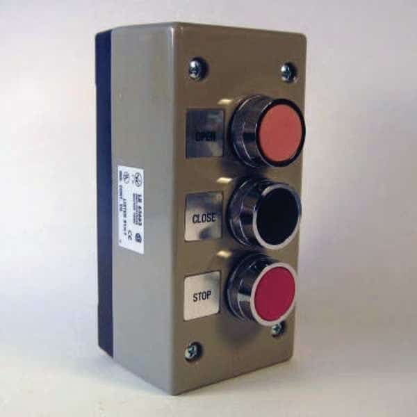 Surfce Mnt Cntrl Station, 3-Button, Nema 4