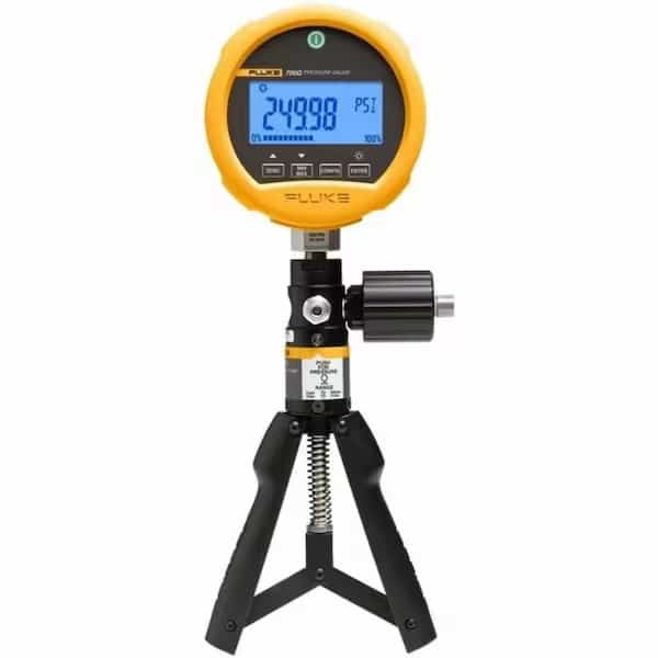 Digital Test Compound Gauge, -12 to 0 to 300 psi, 3 3/4 in Dial, 1/4 in NPT, Bottom Location